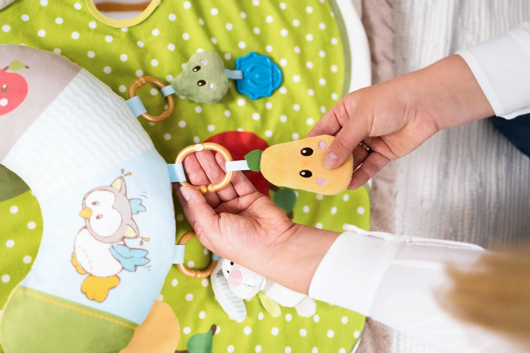 3-D Activity-Quilt Rabbit and Owl with play cushion in Carrying Bag