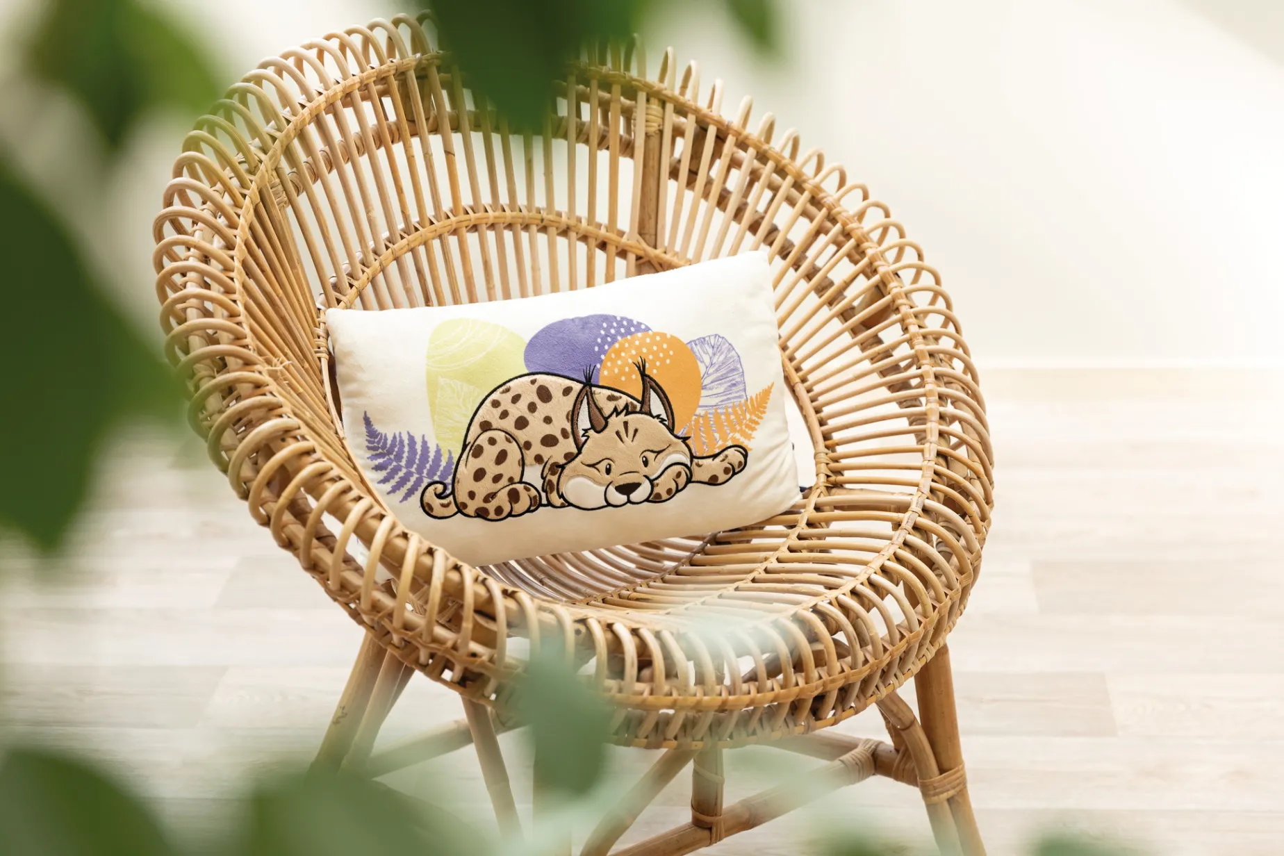 Rectangular Cushion Lynx & Ruffed Lemur NICI GREEN